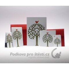 Sada tištěná celá, červený ptáček na stromě